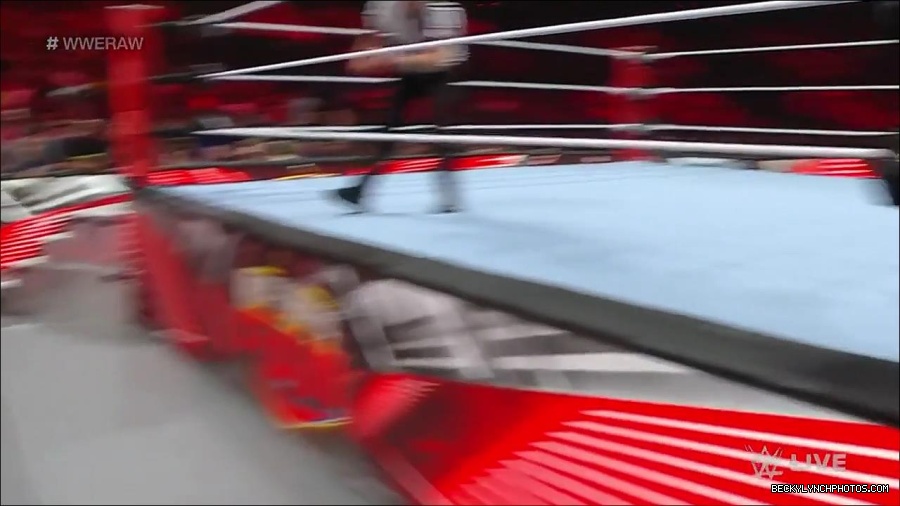 WWE_WrestleMania_Raw_2023_03_27_720p_HDTV_x264-NWCHD_mp4_001020473.jpg