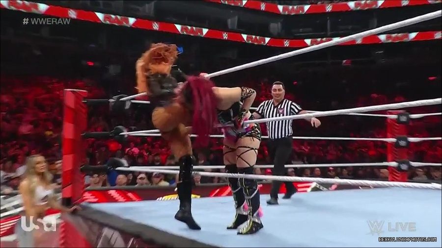 WWE_WrestleMania_Raw_2023_03_27_720p_HDTV_x264-NWCHD_mp4_001027681.jpg