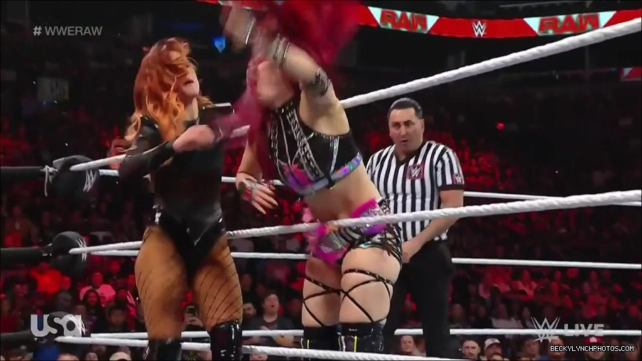 WWE_WrestleMania_Raw_2023_03_27_720p_HDTV_x264-NWCHD_mp4_001028081.jpg