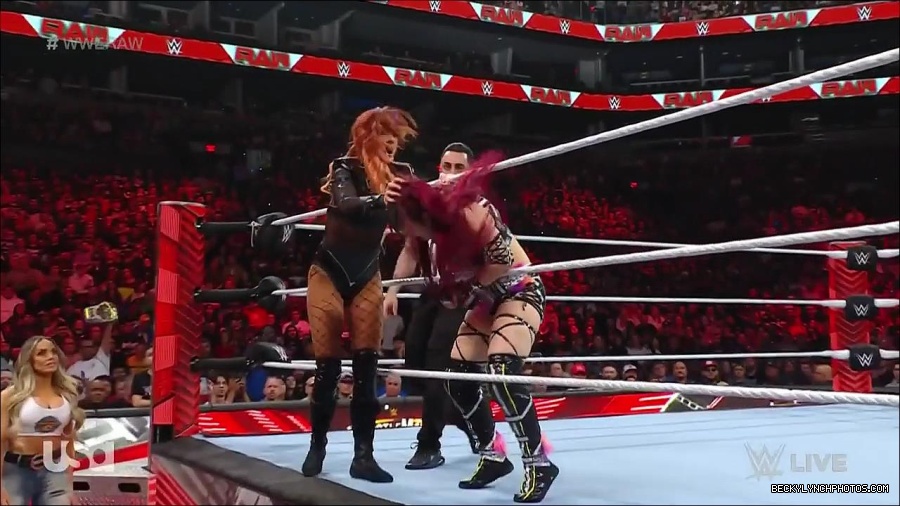 WWE_WrestleMania_Raw_2023_03_27_720p_HDTV_x264-NWCHD_mp4_001028882.jpg