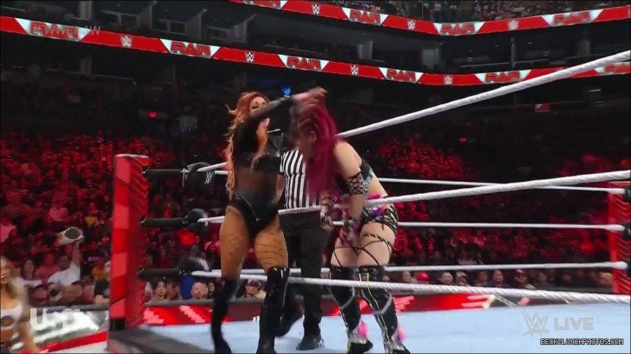 WWE_WrestleMania_Raw_2023_03_27_720p_HDTV_x264-NWCHD_mp4_001029282.jpg