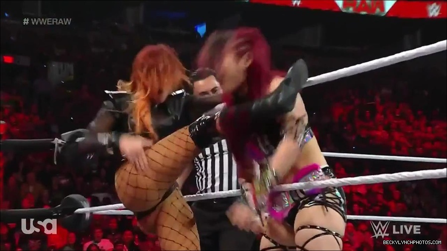 WWE_WrestleMania_Raw_2023_03_27_720p_HDTV_x264-NWCHD_mp4_001029683.jpg