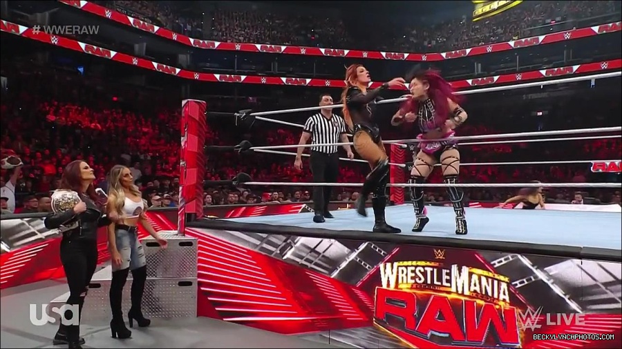 WWE_WrestleMania_Raw_2023_03_27_720p_HDTV_x264-NWCHD_mp4_001030083.jpg