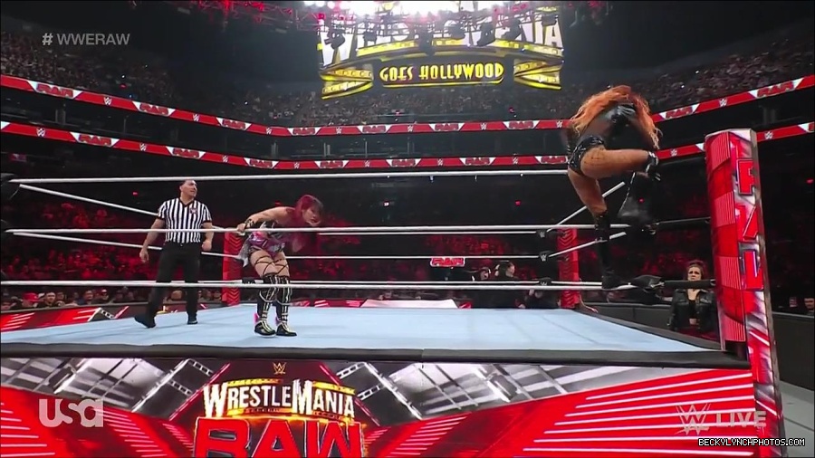 WWE_WrestleMania_Raw_2023_03_27_720p_HDTV_x264-NWCHD_mp4_001032886.jpg