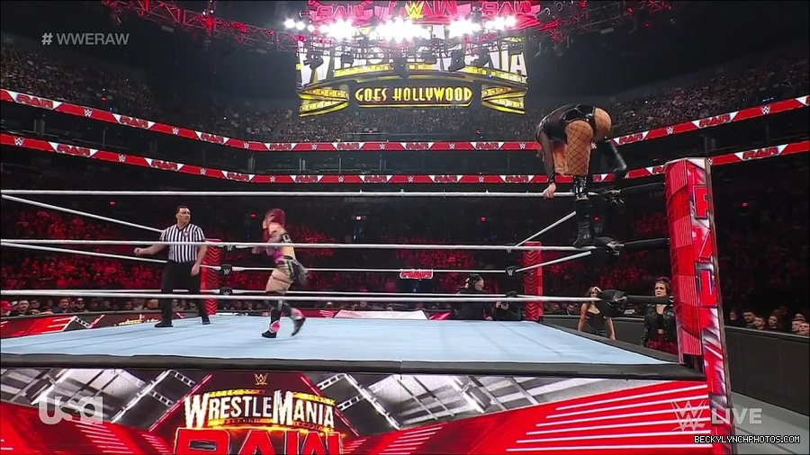 WWE_WrestleMania_Raw_2023_03_27_720p_HDTV_x264-NWCHD_mp4_001034487.jpg