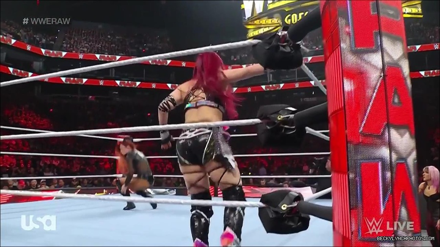 WWE_WrestleMania_Raw_2023_03_27_720p_HDTV_x264-NWCHD_mp4_001038491.jpg