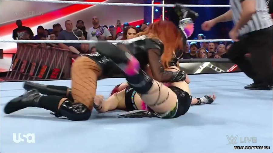 WWE_WrestleMania_Raw_2023_03_27_720p_HDTV_x264-NWCHD_mp4_001047701.jpg