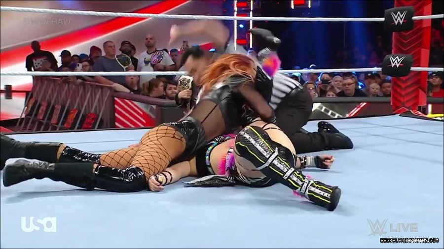 WWE_WrestleMania_Raw_2023_03_27_720p_HDTV_x264-NWCHD_mp4_001048501.jpg