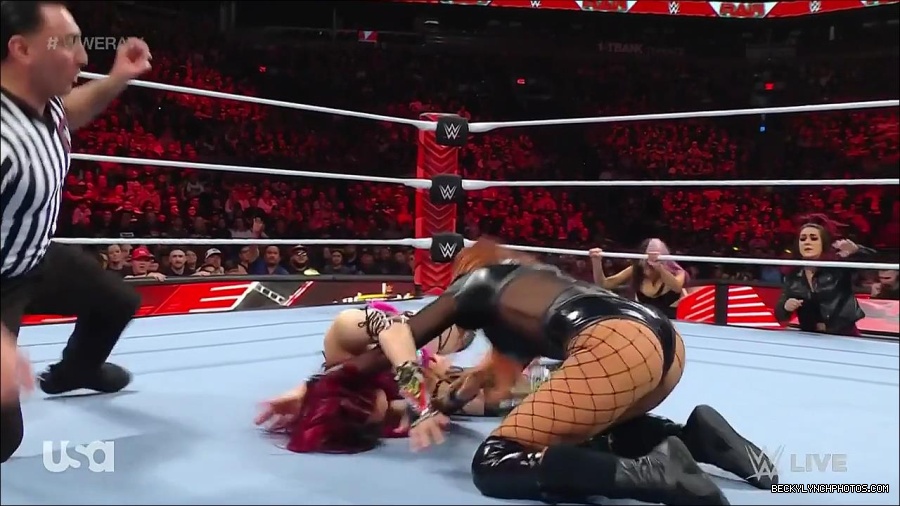 WWE_WrestleMania_Raw_2023_03_27_720p_HDTV_x264-NWCHD_mp4_001050503.jpg