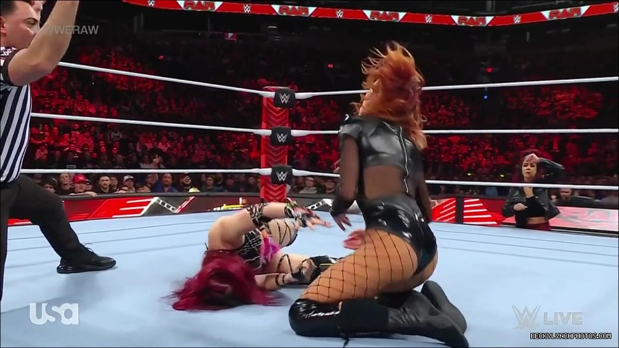 WWE_WrestleMania_Raw_2023_03_27_720p_HDTV_x264-NWCHD_mp4_001050904.jpg