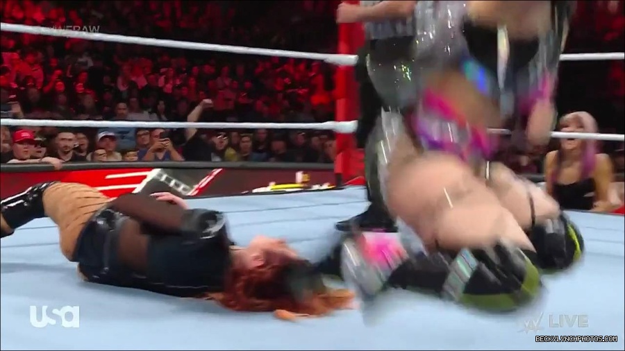 WWE_WrestleMania_Raw_2023_03_27_720p_HDTV_x264-NWCHD_mp4_001071324.jpg