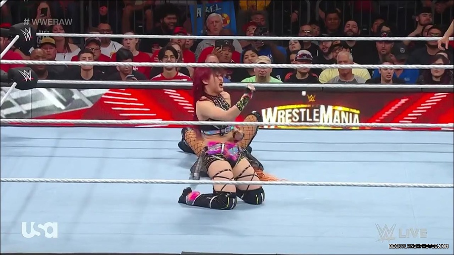 WWE_WrestleMania_Raw_2023_03_27_720p_HDTV_x264-NWCHD_mp4_001072525.jpg
