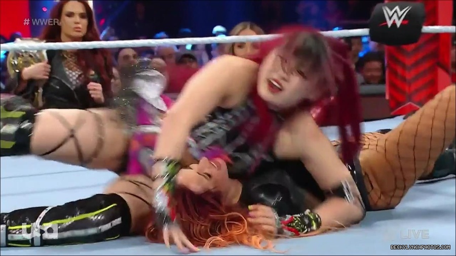 WWE_WrestleMania_Raw_2023_03_27_720p_HDTV_x264-NWCHD_mp4_001073727.jpg