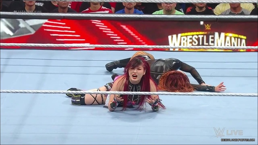 WWE_WrestleMania_Raw_2023_03_27_720p_HDTV_x264-NWCHD_mp4_001078932.jpg