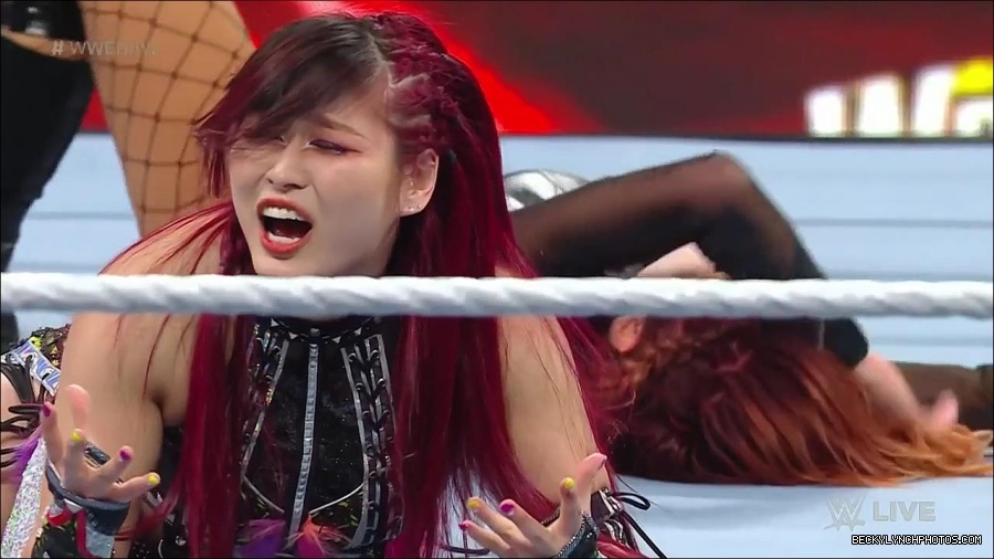 WWE_WrestleMania_Raw_2023_03_27_720p_HDTV_x264-NWCHD_mp4_001079733.jpg