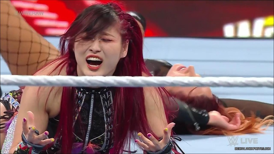 WWE_WrestleMania_Raw_2023_03_27_720p_HDTV_x264-NWCHD_mp4_001080133.jpg