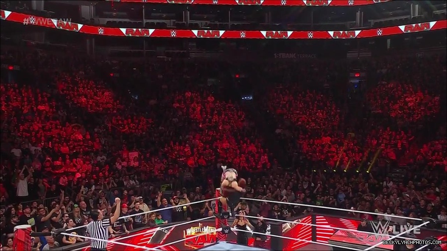 WWE_WrestleMania_Raw_2023_03_27_720p_HDTV_x264-NWCHD_mp4_001084538.jpg