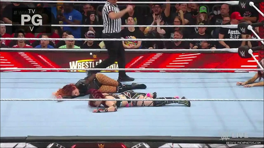 WWE_WrestleMania_Raw_2023_03_27_720p_HDTV_x264-NWCHD_mp4_001096950.jpg