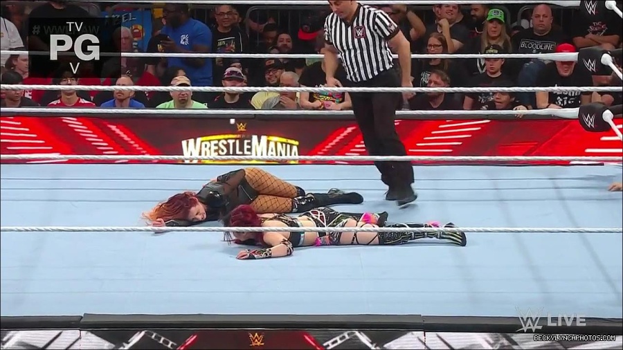 WWE_WrestleMania_Raw_2023_03_27_720p_HDTV_x264-NWCHD_mp4_001097751.jpg
