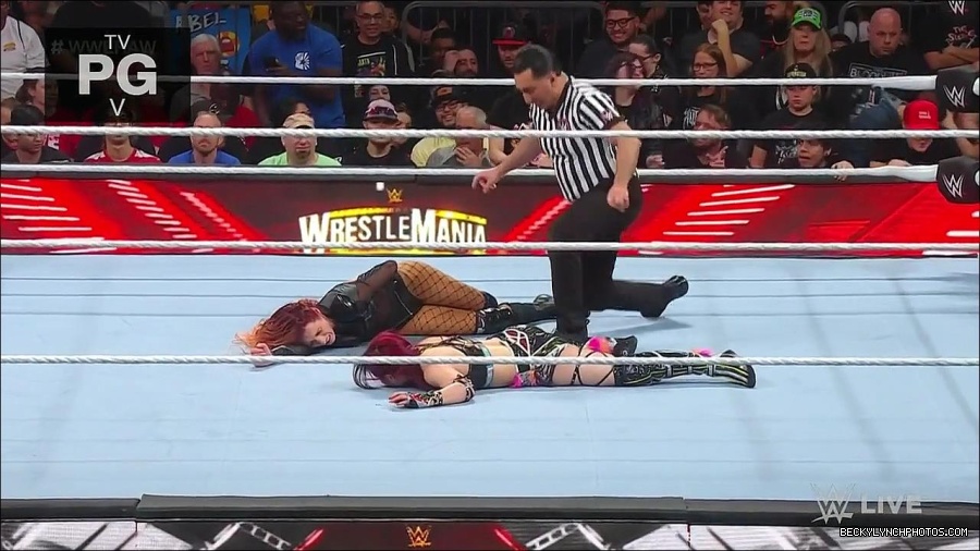 WWE_WrestleMania_Raw_2023_03_27_720p_HDTV_x264-NWCHD_mp4_001098151.jpg
