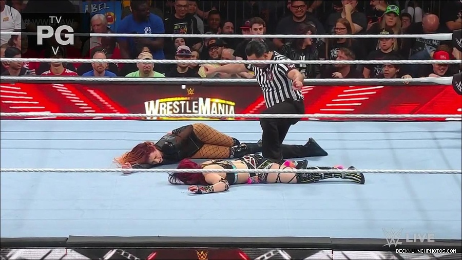 WWE_WrestleMania_Raw_2023_03_27_720p_HDTV_x264-NWCHD_mp4_001098552.jpg