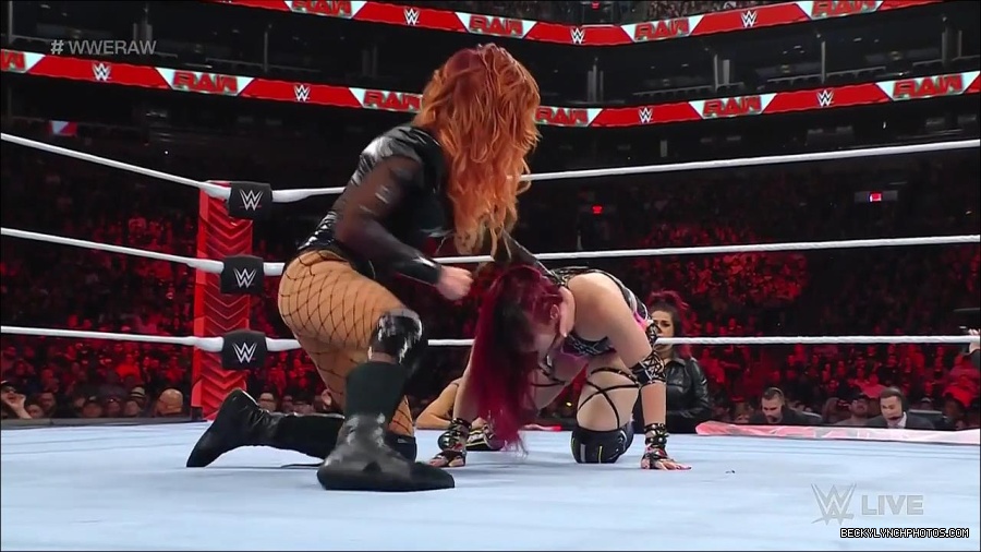 WWE_WrestleMania_Raw_2023_03_27_720p_HDTV_x264-NWCHD_mp4_001118171.jpg