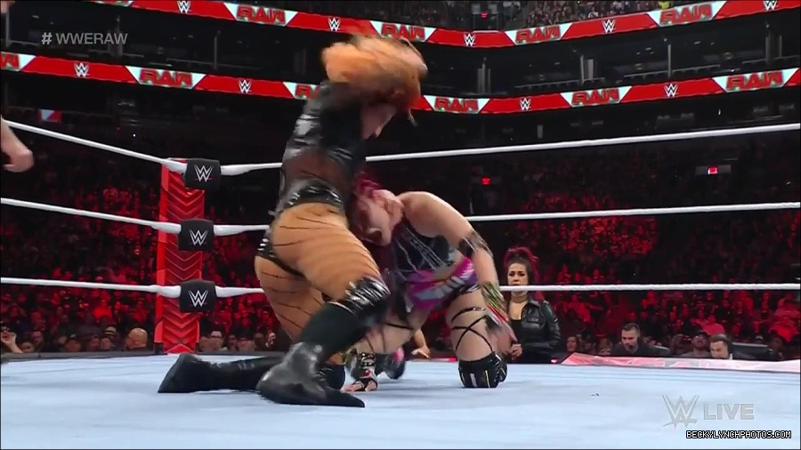 WWE_WrestleMania_Raw_2023_03_27_720p_HDTV_x264-NWCHD_mp4_001118572.jpg