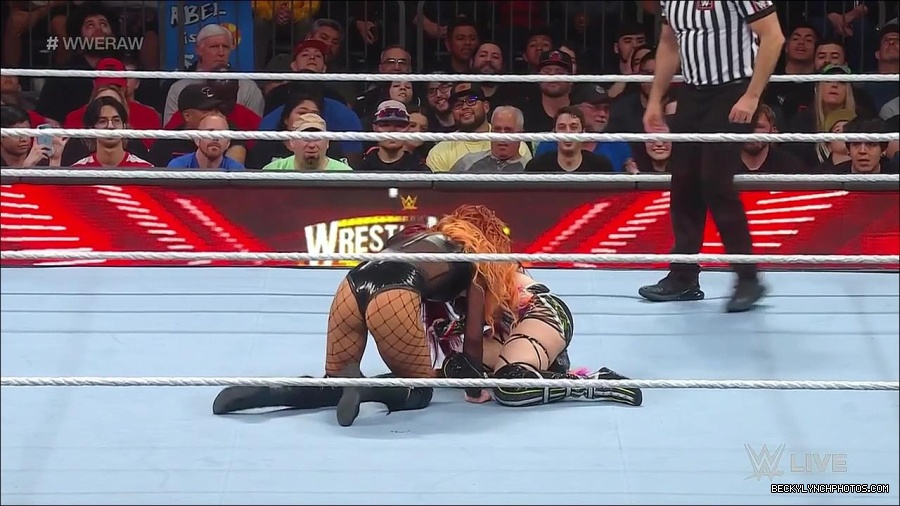 WWE_WrestleMania_Raw_2023_03_27_720p_HDTV_x264-NWCHD_mp4_001120574.jpg