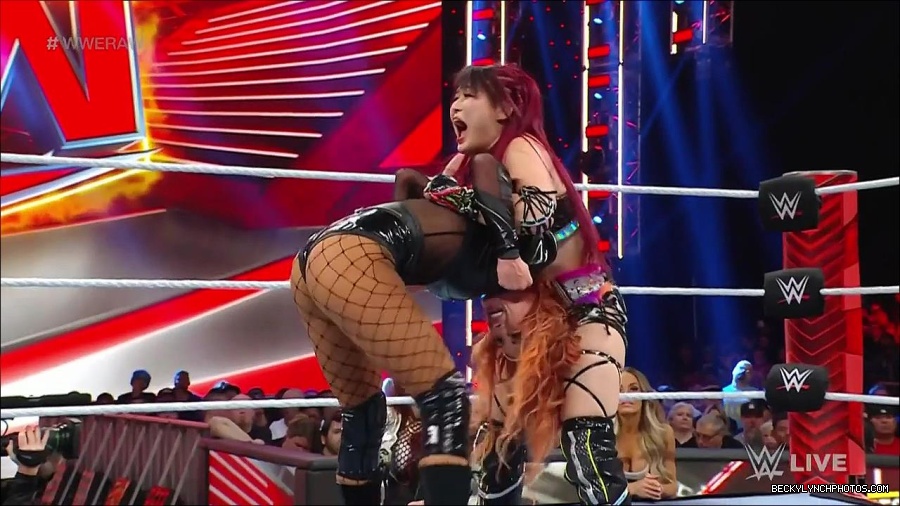 WWE_WrestleMania_Raw_2023_03_27_720p_HDTV_x264-NWCHD_mp4_001165752.jpg
