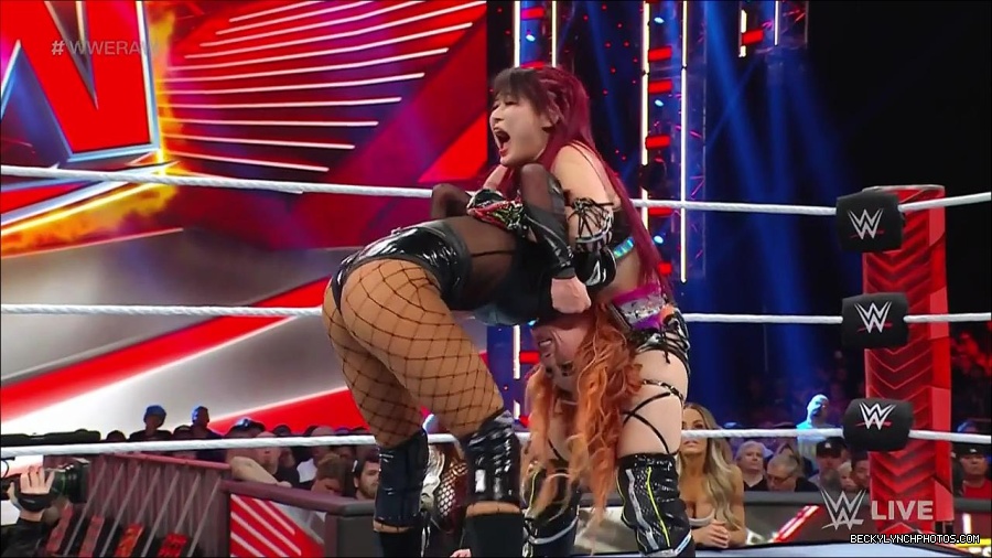 WWE_WrestleMania_Raw_2023_03_27_720p_HDTV_x264-NWCHD_mp4_001165819.jpg