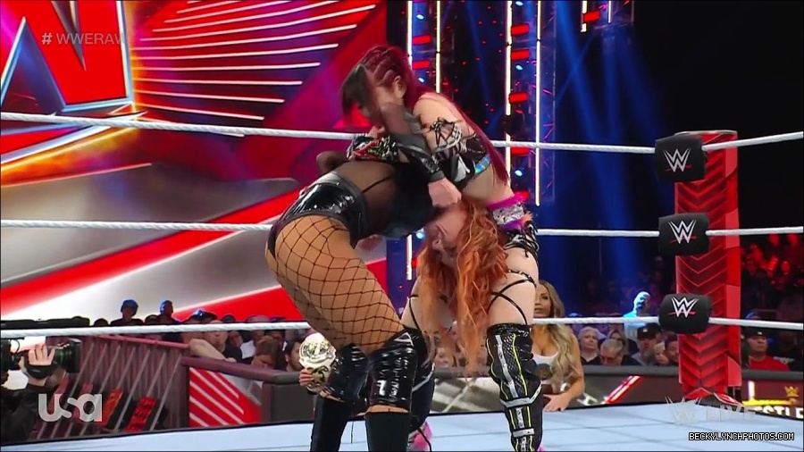 WWE_WrestleMania_Raw_2023_03_27_720p_HDTV_x264-NWCHD_mp4_001166553.jpg