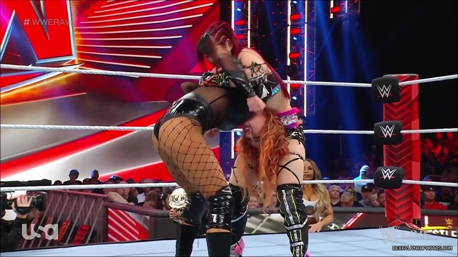 WWE_WrestleMania_Raw_2023_03_27_720p_HDTV_x264-NWCHD_mp4_001166620.jpg