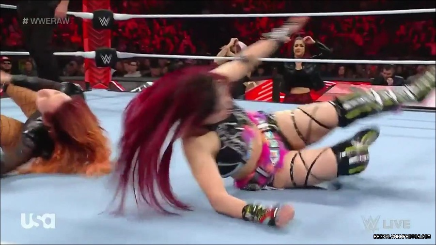 WWE_WrestleMania_Raw_2023_03_27_720p_HDTV_x264-NWCHD_mp4_001171825.jpg