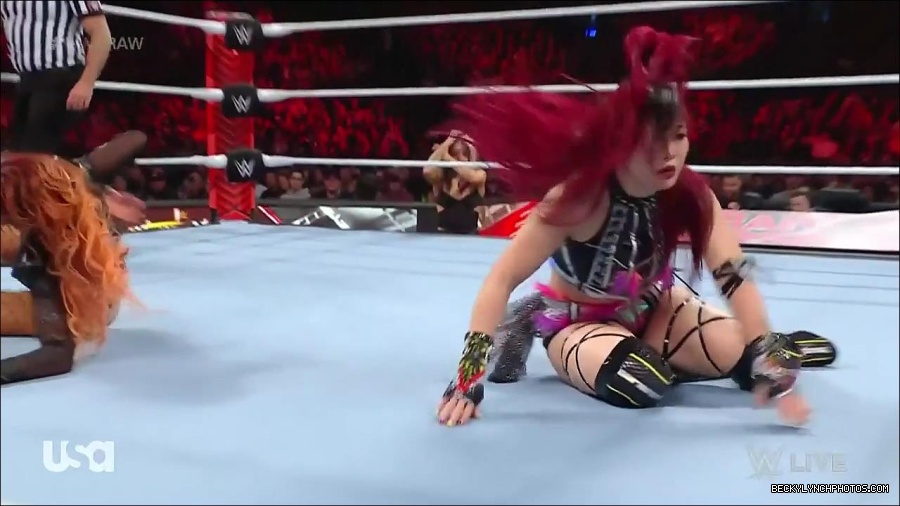 WWE_WrestleMania_Raw_2023_03_27_720p_HDTV_x264-NWCHD_mp4_001172159.jpg