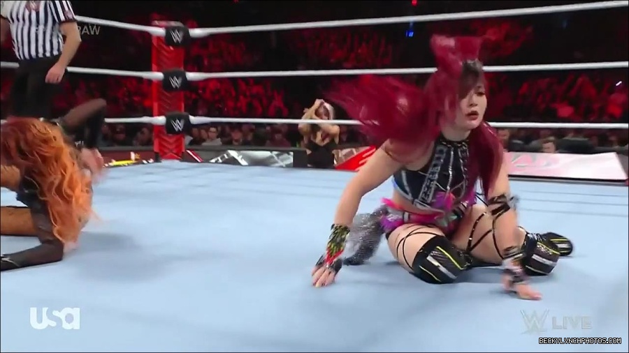 WWE_WrestleMania_Raw_2023_03_27_720p_HDTV_x264-NWCHD_mp4_001172225.jpg