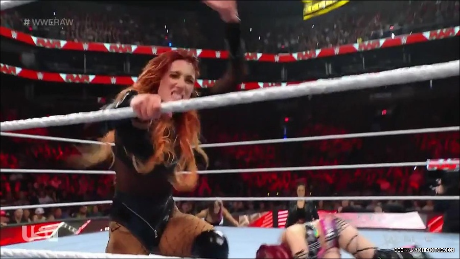 WWE_WrestleMania_Raw_2023_03_27_720p_HDTV_x264-NWCHD_mp4_001175762.jpg