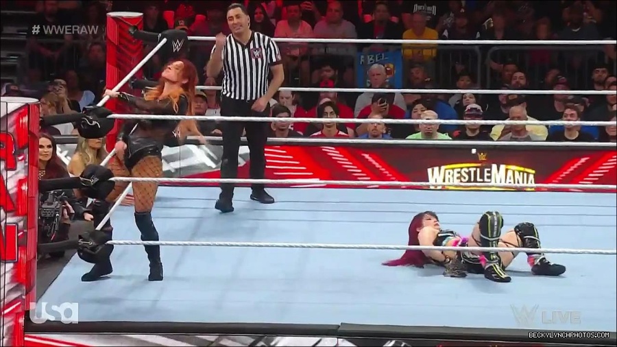 WWE_WrestleMania_Raw_2023_03_27_720p_HDTV_x264-NWCHD_mp4_001176963.jpg