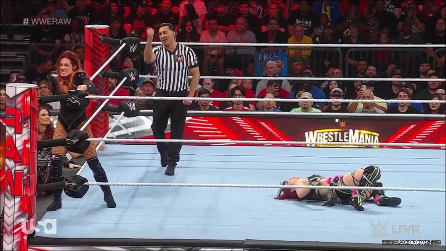 WWE_WrestleMania_Raw_2023_03_27_720p_HDTV_x264-NWCHD_mp4_001178965.jpg