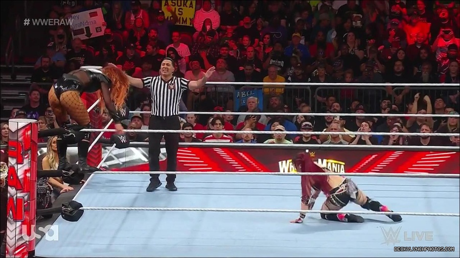 WWE_WrestleMania_Raw_2023_03_27_720p_HDTV_x264-NWCHD_mp4_001184638.jpg