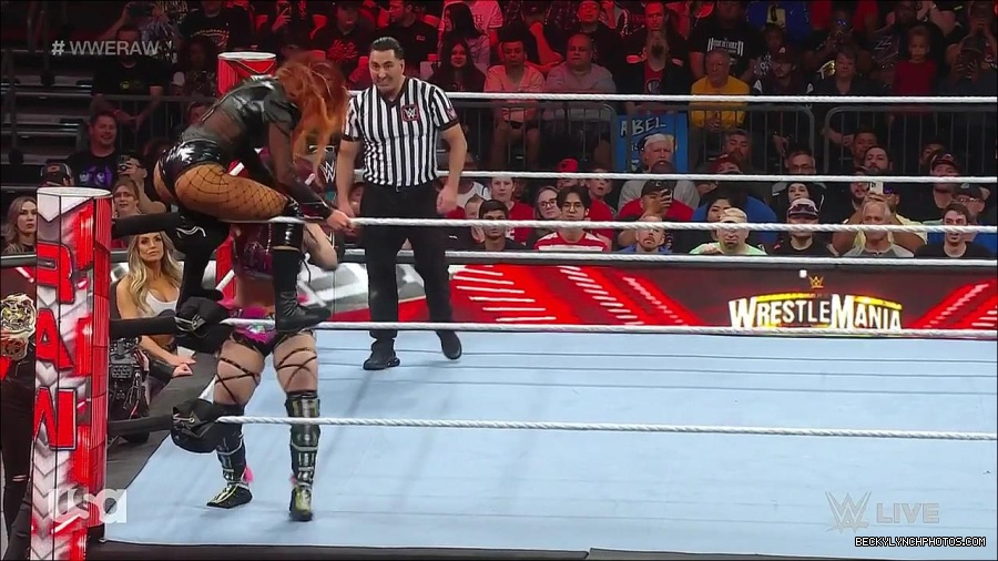 WWE_WrestleMania_Raw_2023_03_27_720p_HDTV_x264-NWCHD_mp4_001190577.jpg