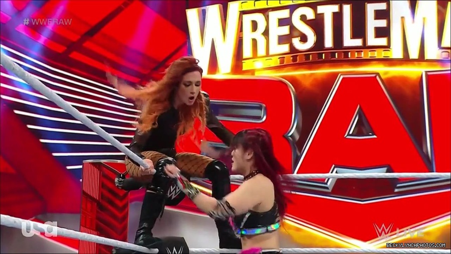 WWE_WrestleMania_Raw_2023_03_27_720p_HDTV_x264-NWCHD_mp4_001190977.jpg