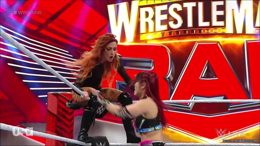 WWE_WrestleMania_Raw_2023_03_27_720p_HDTV_x264-NWCHD_mp4_001191044.jpg