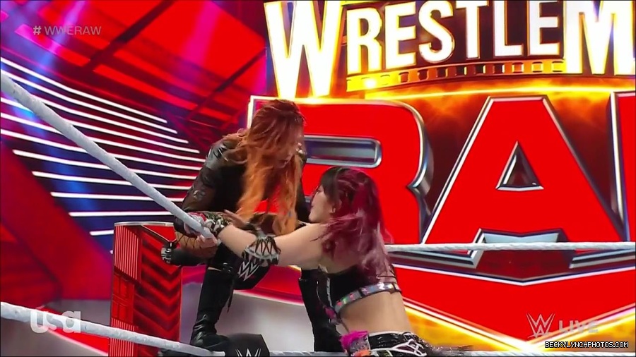 WWE_WrestleMania_Raw_2023_03_27_720p_HDTV_x264-NWCHD_mp4_001191378.jpg
