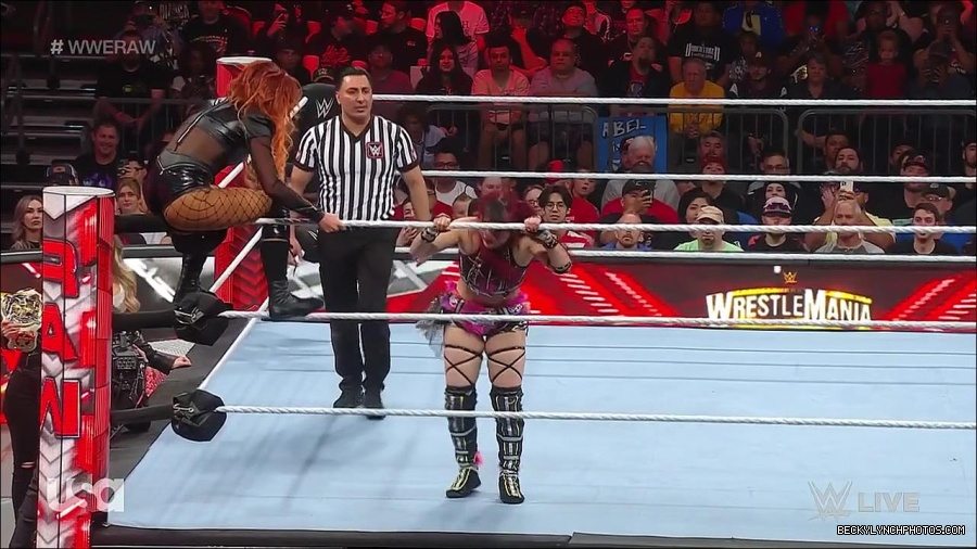 WWE_WrestleMania_Raw_2023_03_27_720p_HDTV_x264-NWCHD_mp4_001192179.jpg