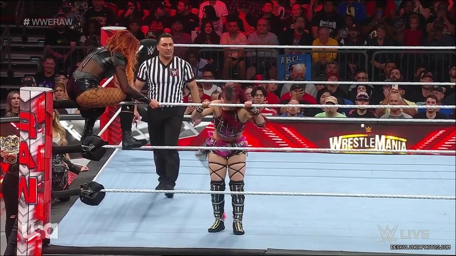 WWE_WrestleMania_Raw_2023_03_27_720p_HDTV_x264-NWCHD_mp4_001192245.jpg