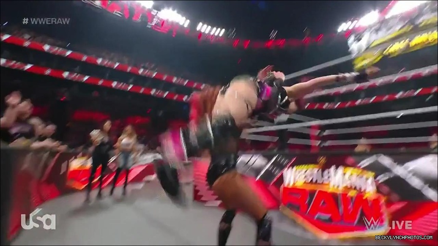 WWE_WrestleMania_Raw_2023_03_27_720p_HDTV_x264-NWCHD_mp4_001207461.jpg