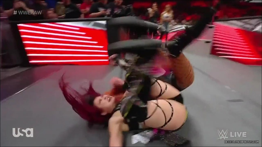 WWE_WrestleMania_Raw_2023_03_27_720p_HDTV_x264-NWCHD_mp4_001208195.jpg
