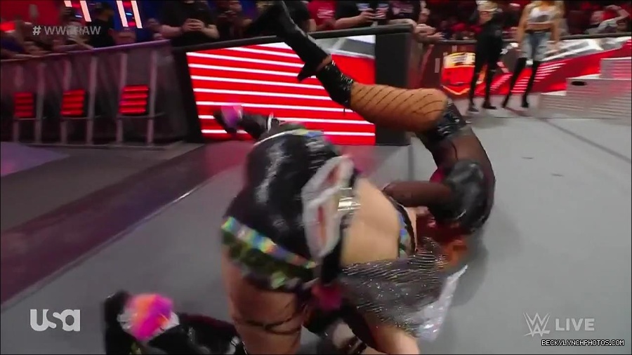 WWE_WrestleMania_Raw_2023_03_27_720p_HDTV_x264-NWCHD_mp4_001208595.jpg