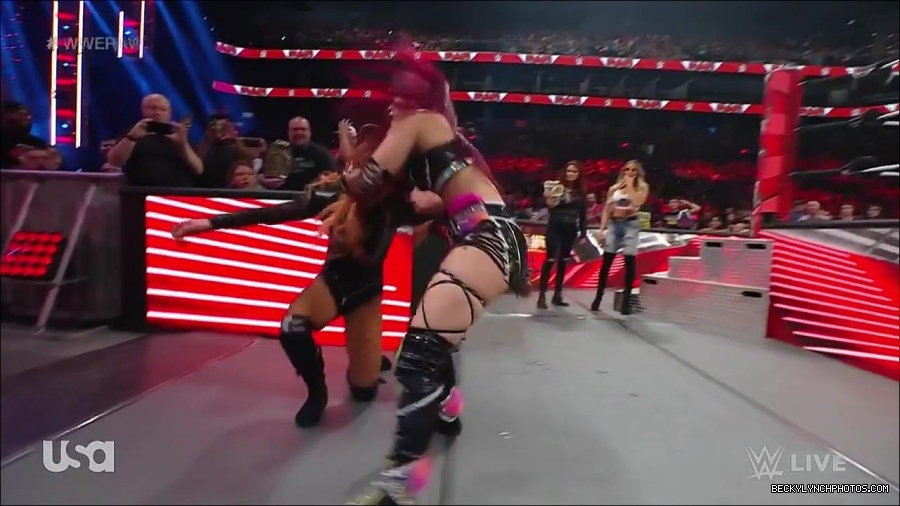 WWE_WrestleMania_Raw_2023_03_27_720p_HDTV_x264-NWCHD_mp4_001211798.jpg
