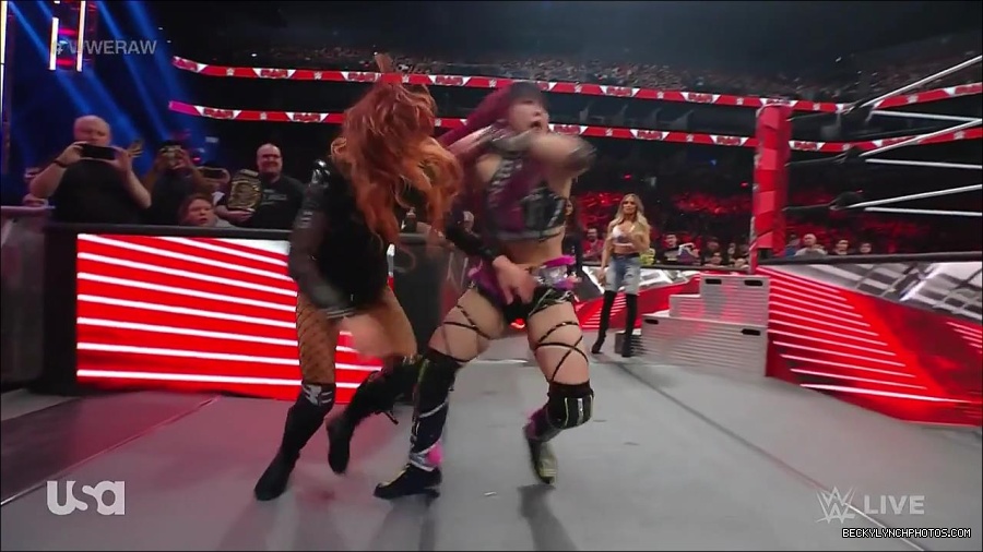WWE_WrestleMania_Raw_2023_03_27_720p_HDTV_x264-NWCHD_mp4_001212199.jpg